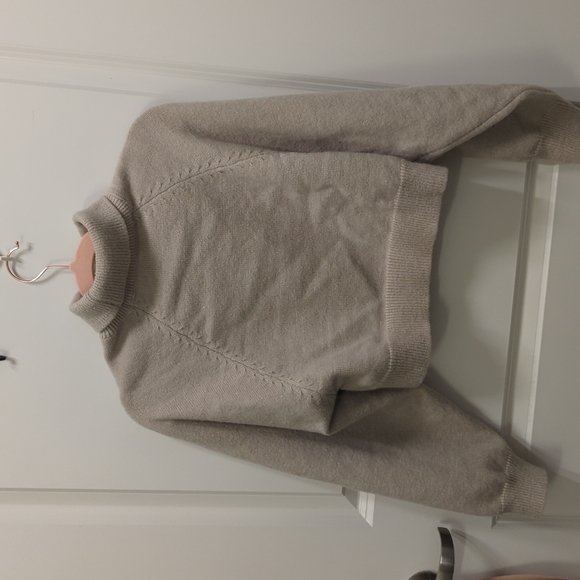 Turtleneck crop sleeve shrug sweater - Picture 2 of 2